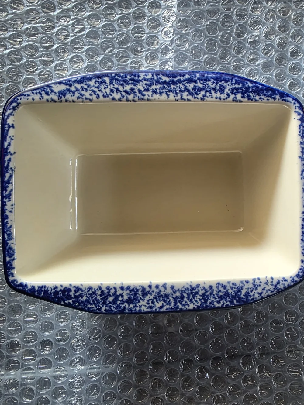 1997 Hartstone Cream and Blue Speckled Ceramic Baking Dish